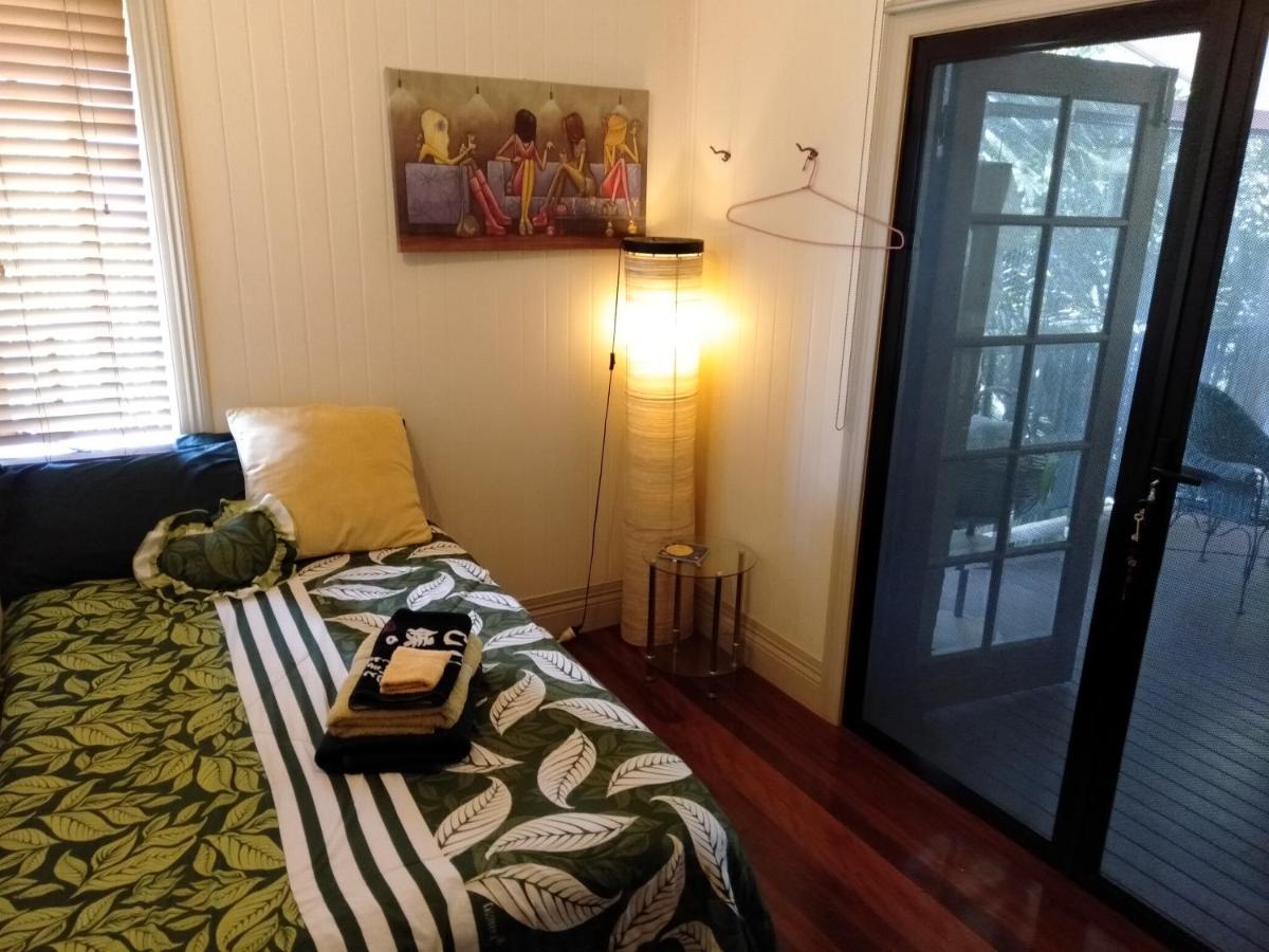Homestay At Julie'S แคนส์ ภายนอก รูปภาพ