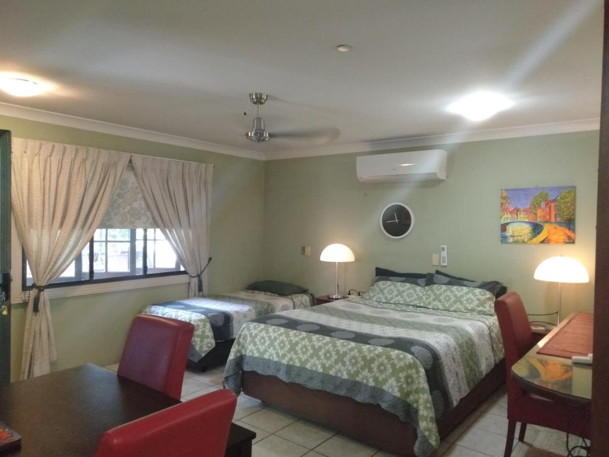 Homestay At Julie'S แคนส์ ภายนอก รูปภาพ