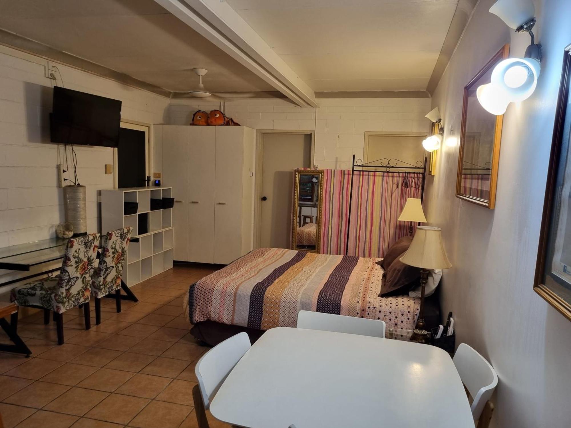 Homestay At Julie'S แคนส์ ภายนอก รูปภาพ